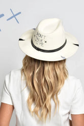 cappelli-alla-pescatora-donna-the-hat-gang-cappello-don-t-talk-to-me-panna-ina-boutique-cappelli-alla-pescatora-the-hat-gang-cappelli-alla-pescatora-the-hat-gang-cappelli-alla-pescatora-donna-the-hat--1 - Inà Boutique