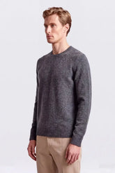 maglie-uomo-drumohr-girocollo-ml-garzato-grigio-ina-boutique-maglie-drumohr-maglie-drumohr-maglie-uomo-drumohr-girocollo-ml-garzato-grigio-grigio-it-48-sku-347463-1971592-1 - Inà Boutique